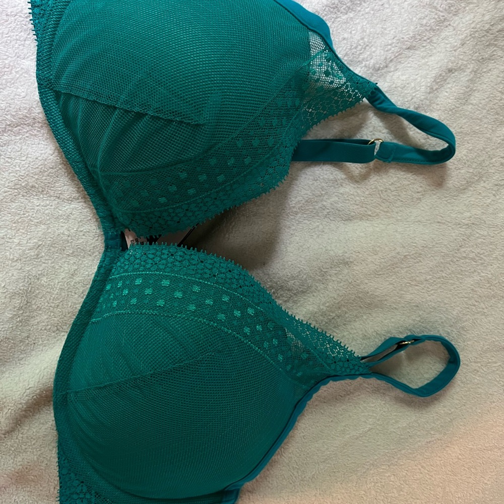 Victoria's Secret Green Geometric Pattern Bra